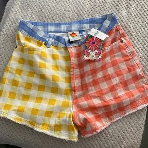 Farm rio colored shorts M size